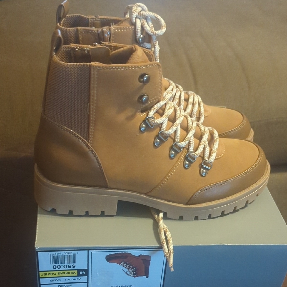 Tan High-Top Boots with Durable Sole and Metal Eyelets